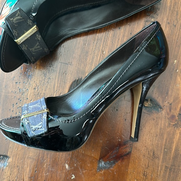 Louis Vuitton Heels - Picture 4 of 5